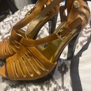 Brand New! Women’s Michael Kors brown heels in size 8